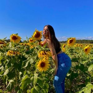 Meet your Posher, Nadia